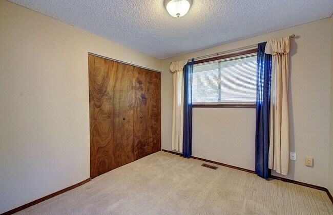 Building Photo - Spacious 3-Bedroom Home with Private Backyard Oasis
