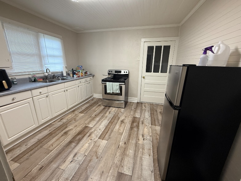 Building Photo - 1754 Poplar St