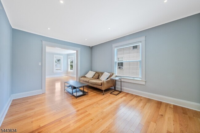 Building Photo - 28 N Hillside Ave