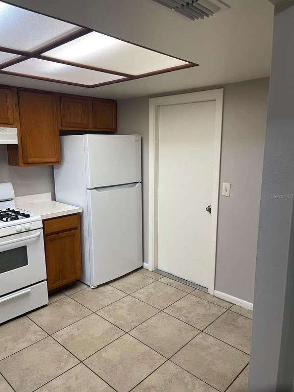 Building Photo - 411 Emerald Ave