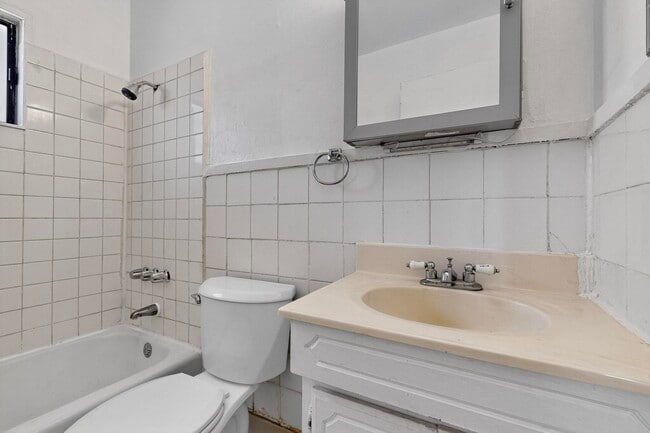 Building Photo - 165 Hilton Ave NW