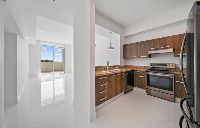 Building Photo - Breathtaking City Views from This Nordica ...