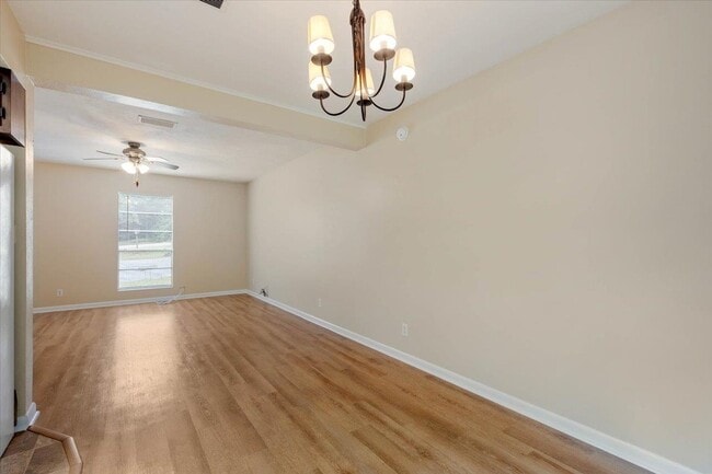 Building Photo - 1557 Live Oak Dr
