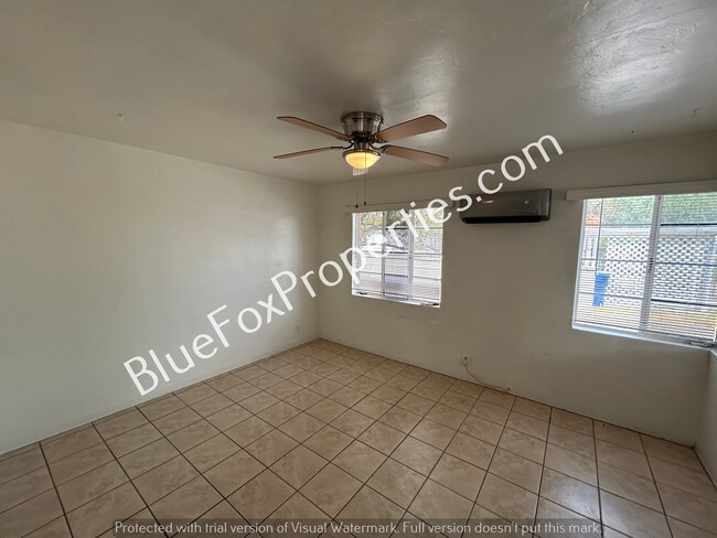 Building Photo - 2309 N Chrysler Dr