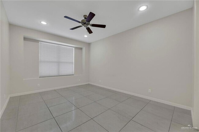 Building Photo - 1441 Ozark Ave