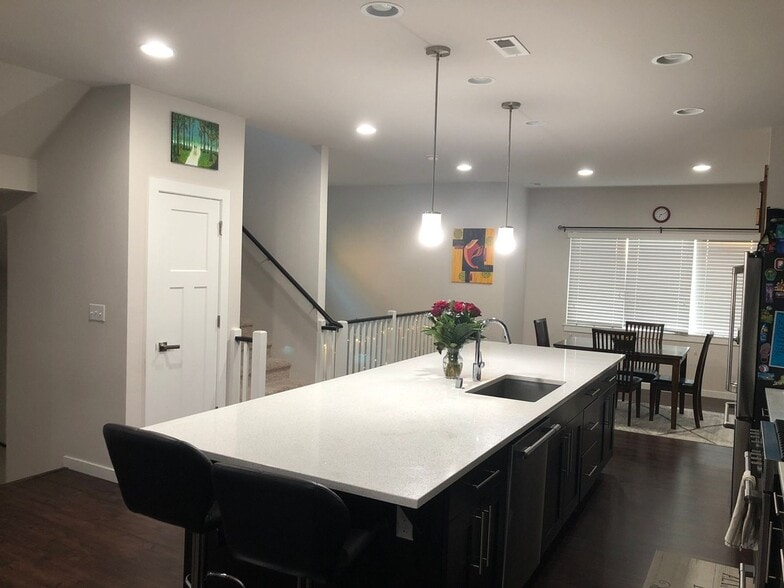 Building Photo - Beautiful Modern Bothell Home with Stunning Views