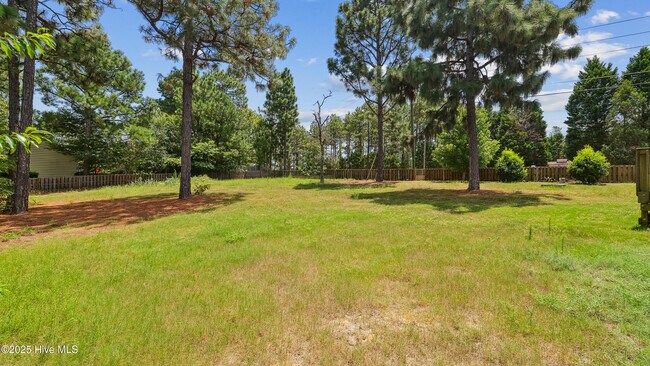 Building Photo - 110 Queens Cove Way