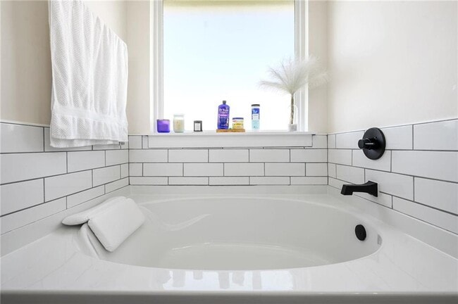 Building Photo - 350 Allison Ct