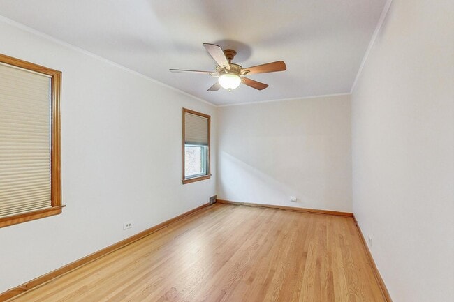 Building Photo - 5644 N Meade Ave