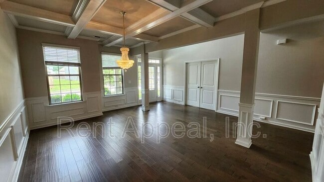 Building Photo - 3523 Woodshade Dr