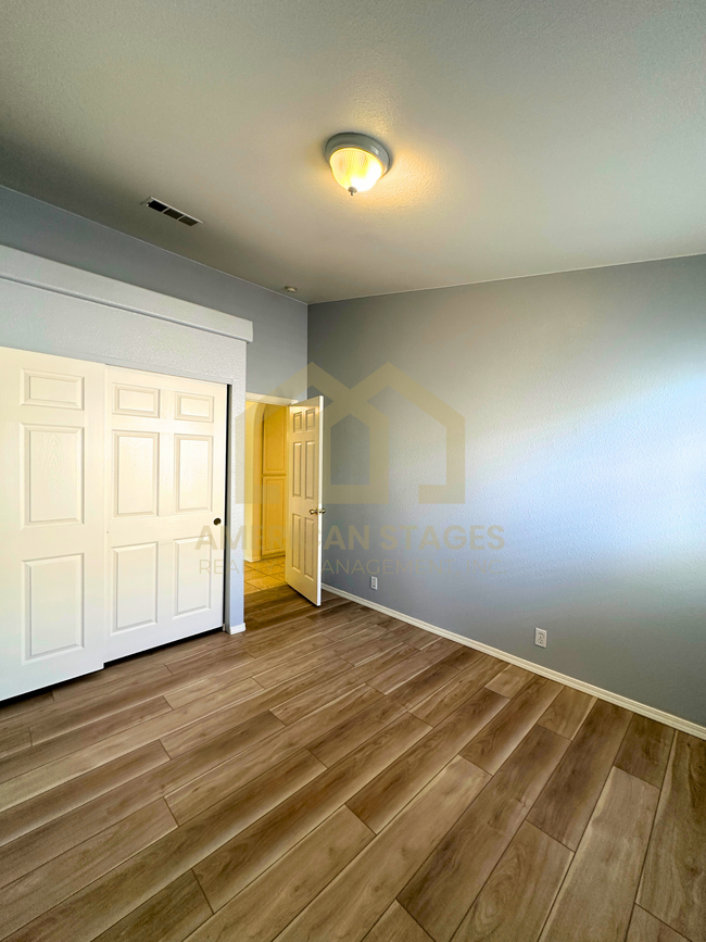 Building Photo - 4226 Woodmere Rd