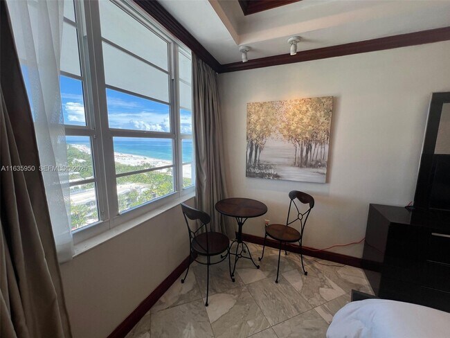 Building Photo - 100 Lincoln Rd