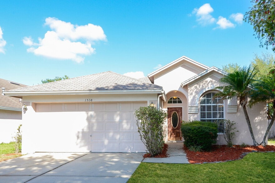 Primary Photo - 1538 Scotch Pine Dr