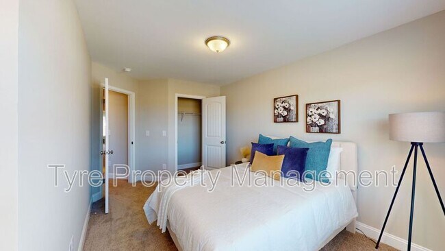 Building Photo - 2608 Sailor Rose Ln
