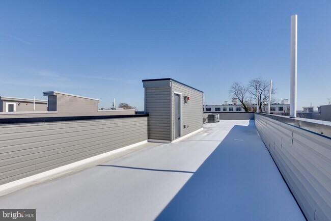 Building Photo - 2234 N Franklin St