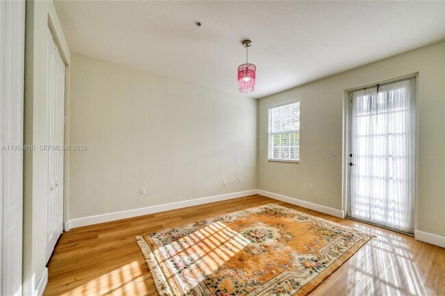 Building Photo - 430 SW 147th Ave