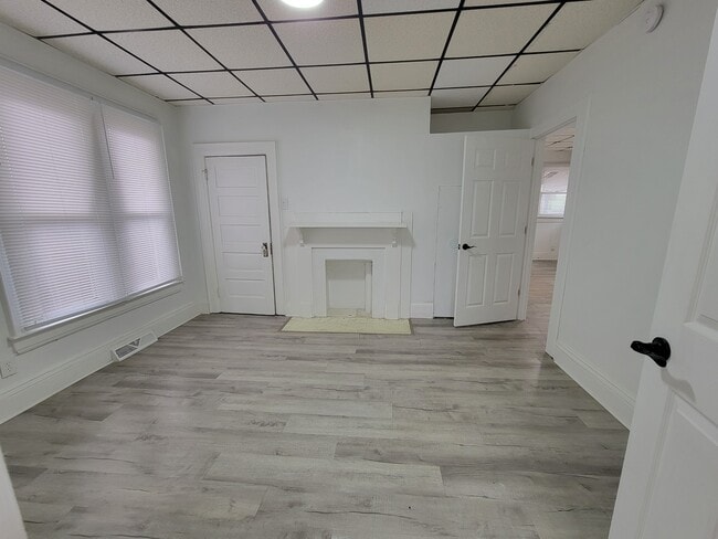Building Photo - 920 Hendrix Ave