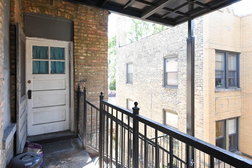 Building Photo - 3759 N Kimball Ave