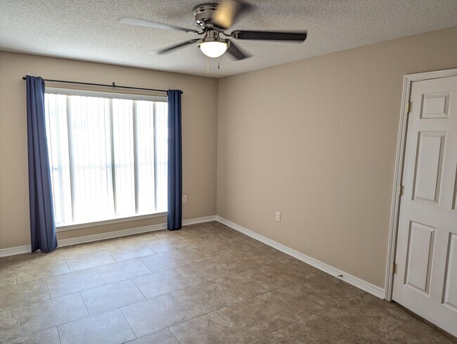 Building Photo - 9708 Parker Lake Cir