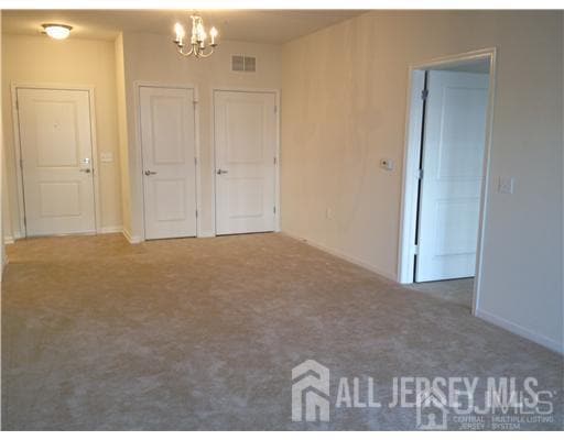 Building Photo - 613 Doral Ct
