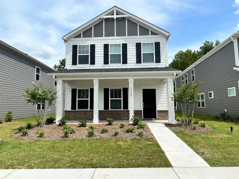 Primary Photo - Room in House on Laughing Gull Dr