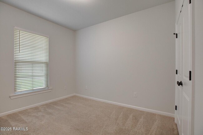 Building Photo - 306 Tall Meadows Ln