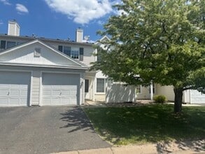 Building Photo - 2 Bed | 1.5 Bath Townhome with Attached Garage- Apple Valley -Available NOW