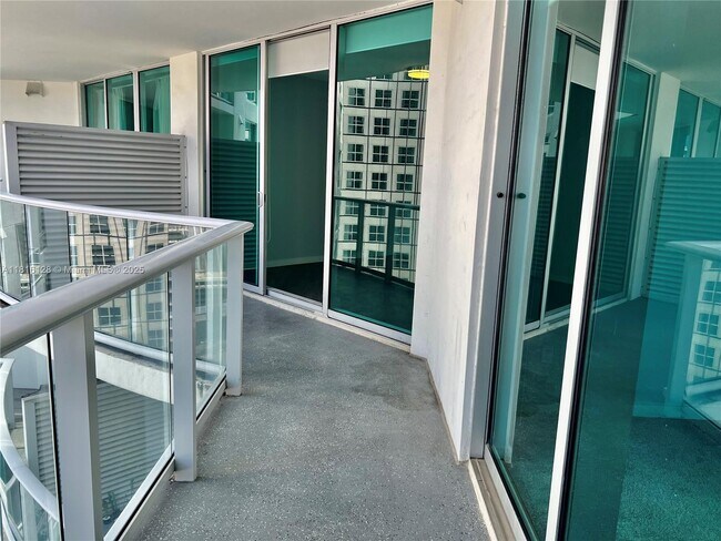 Building Photo - 300 S Biscayne Blvd