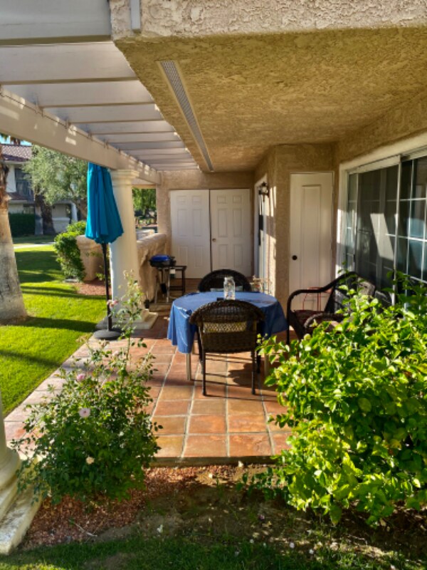 Building Photo - 4901 E Mesquite Ave