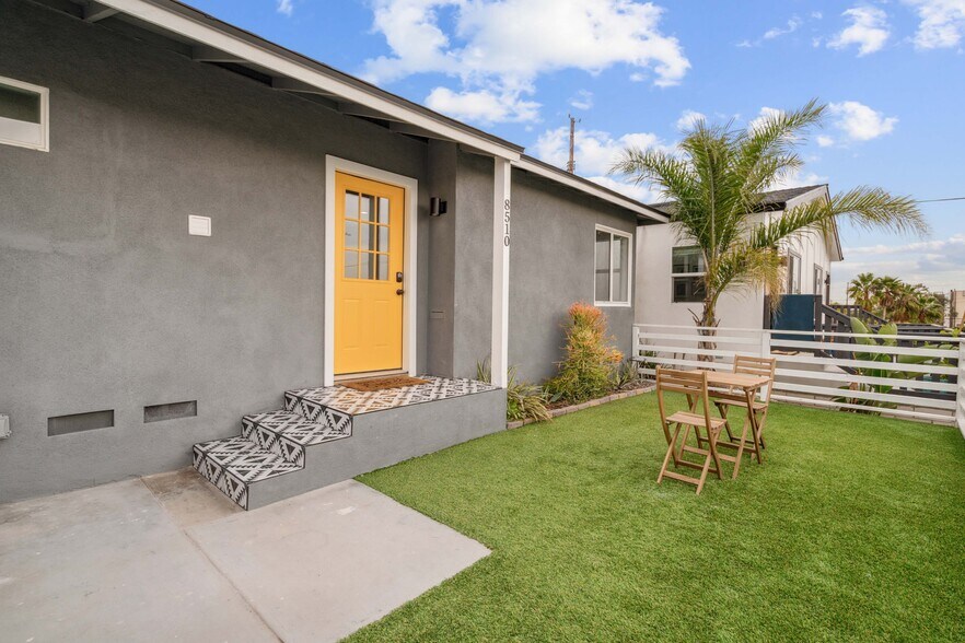 Building Photo - 5959 W 85th Plz