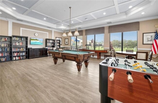 Building Photo - ***STUNNING FURNISHED/ UNFURNISHED ANNUAL*...