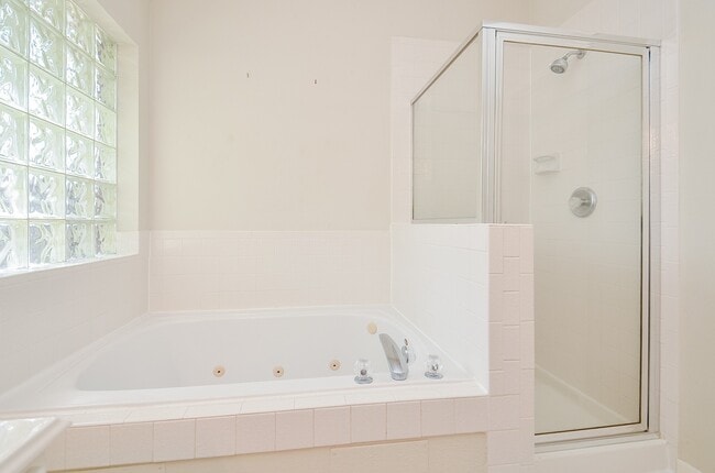 Building Photo - 5819 Mitre Peak Ln