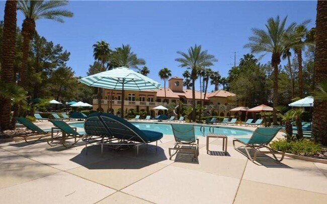 Building Photo - Great opportunity condo in a highly desirable central Las Vegas location