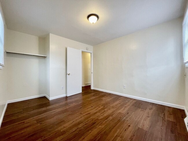 Building Photo - Three Bedroom Home in Muskegon