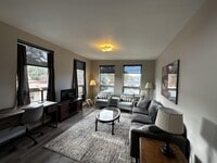 Building Photo - 129 1/2 W 3rd St