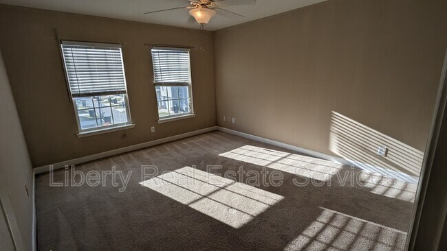 Building Photo - 827 Terrell Dr