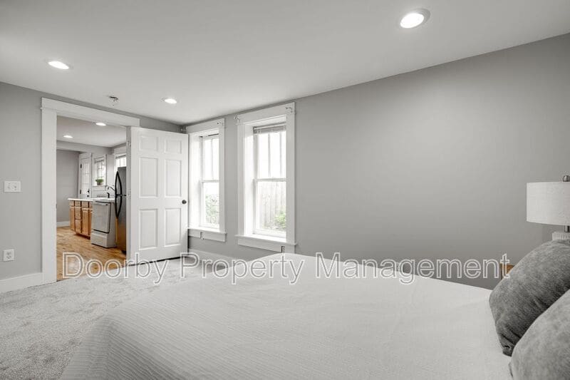Building Photo - 328 Beck Ave
