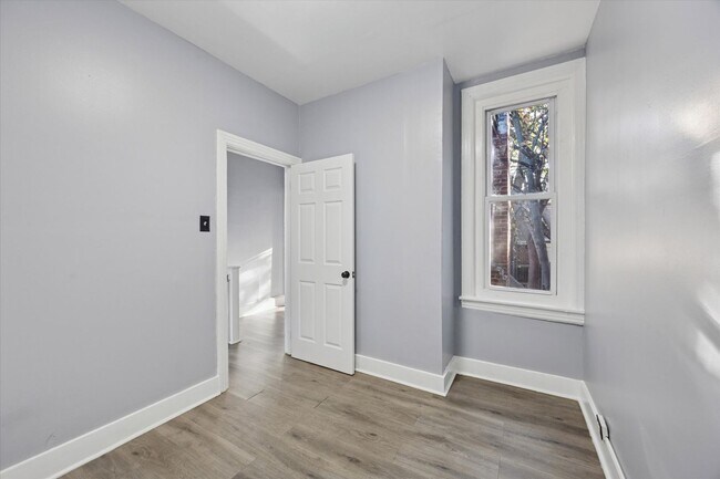 Building Photo - 4 Bedroom House North Philly- Will accept ...