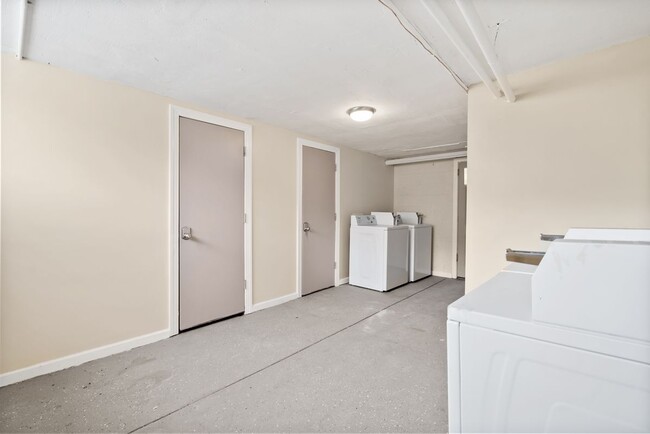 Building Photo - 5156 D St