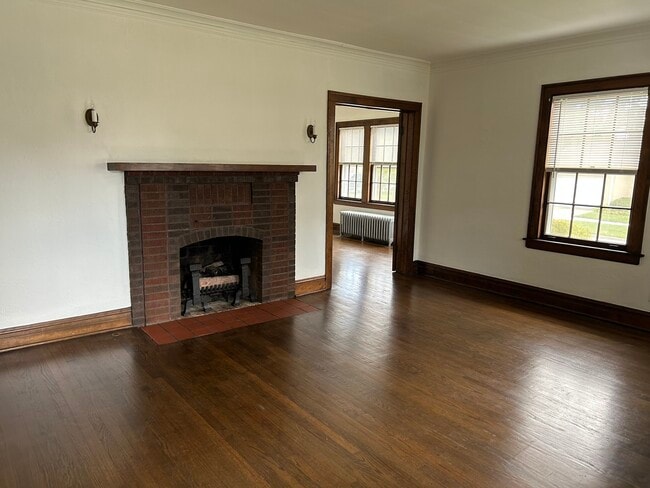 Building Photo - 994 Greenview Ave