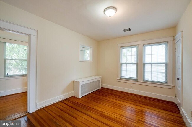 Building Photo - 4209 Ellicott St NW