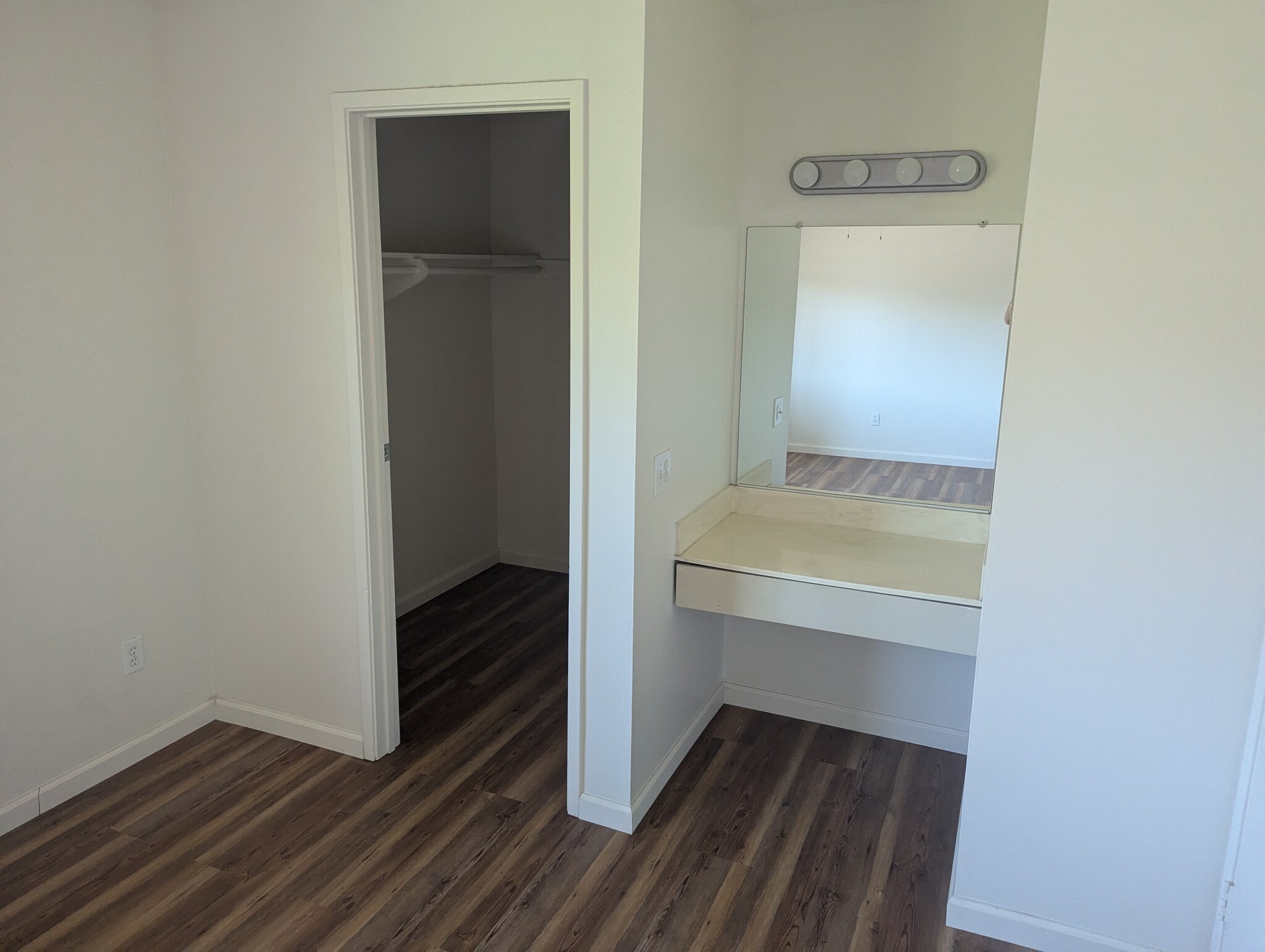 Building Photo - 72676 Willow St