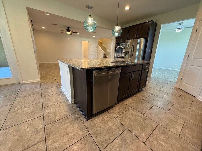Building Photo - 4/3.5 Home in Gated Community