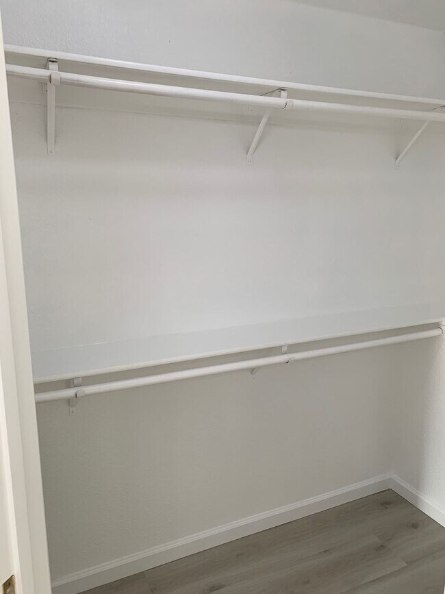 Building Photo - Full remodeled 4 bedroom 3 Bathroom home