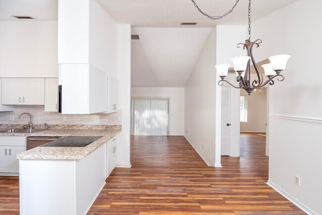 Building Photo - 1232 S Winterhawk Dr