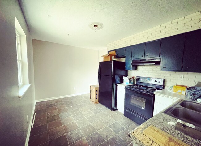 Building Photo - 9400 Moonridge Pl