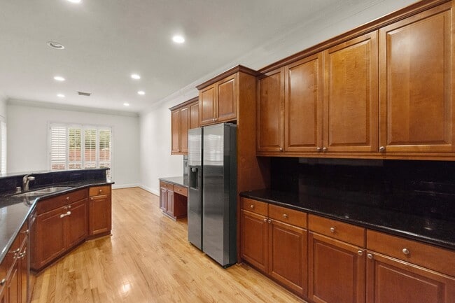 Building Photo - 5351 McCulloch Cir