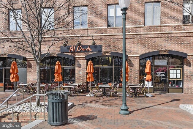 Building Photo - 4201 CATHEDRAL Ave NW