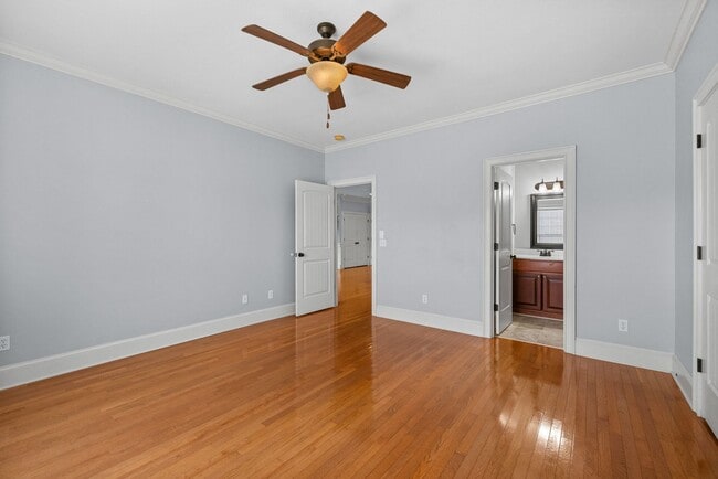 Building Photo - Move-in special. Main-Level Living End-Unit Townhome