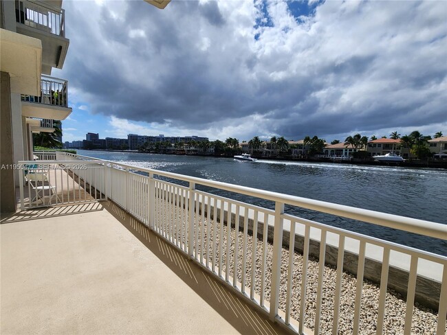 Building Photo - 1600 S Ocean Dr